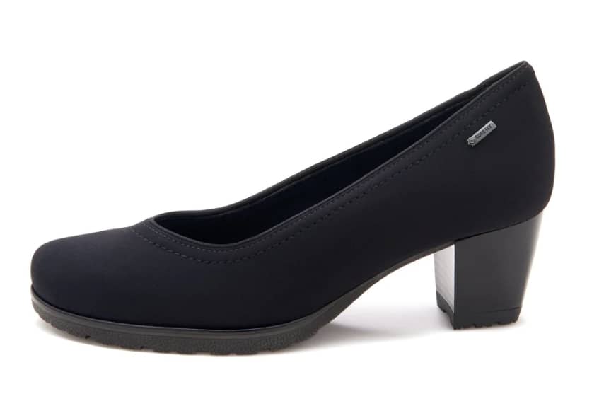 The comfortable and waterproof Maggie pump from Ara